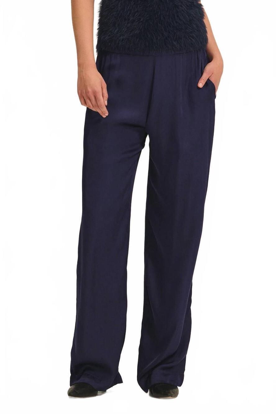 NEW VELVET BY GRAHAM & SPENCER larkin pants in navy